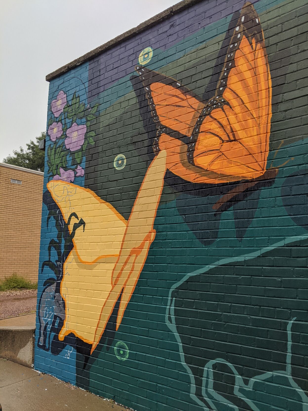 Details added to Alton's community mural